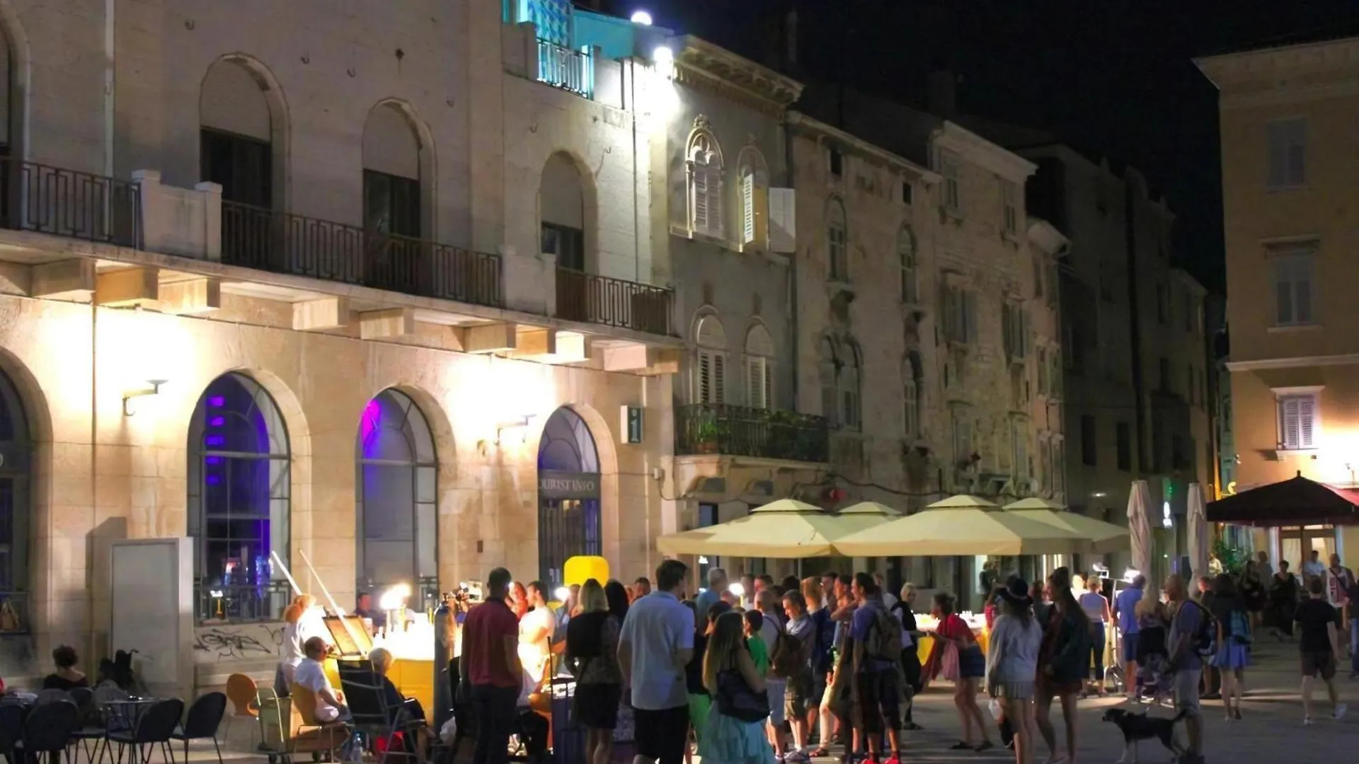 Appartement In Pula Mit Privater Terrasse 0*,